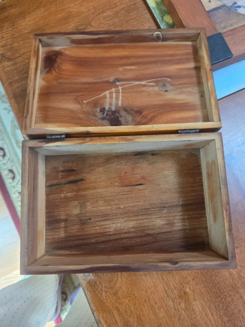 wooden box dovetailed joints and hinged lid